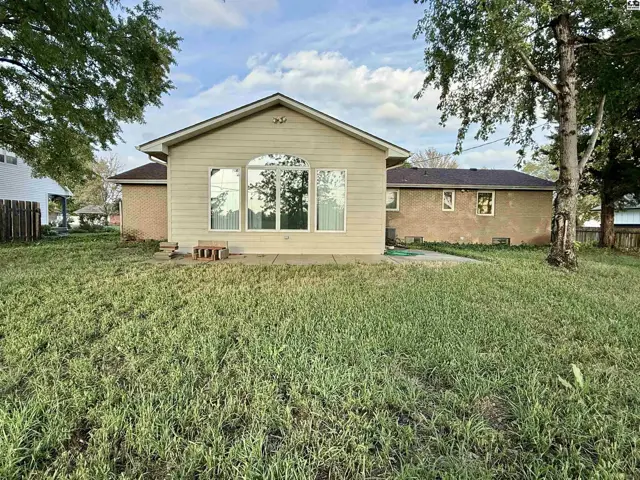 Photo of 4109 Quivira Rd, Hutchinson, KS