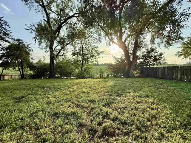Photo of 4109 Quivira Rd, Hutchinson, KS