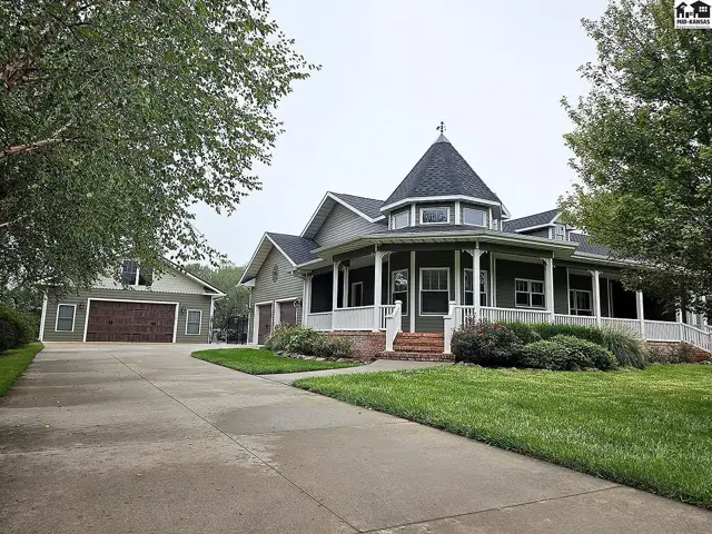 Photo of 121 W. Grove St, Canton, KS
