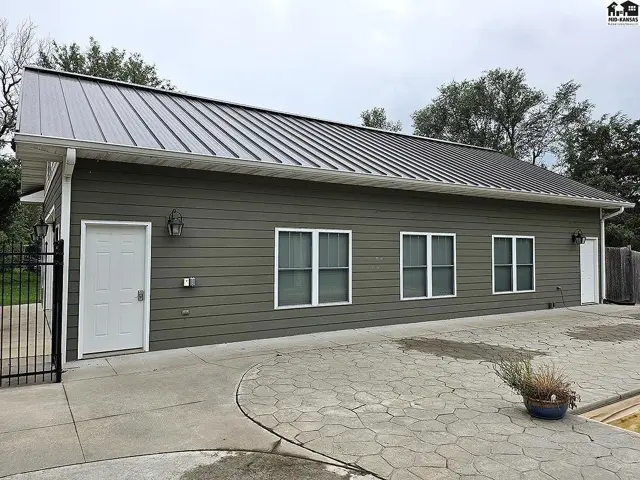 Photo of 121 W. Grove St, Canton, KS