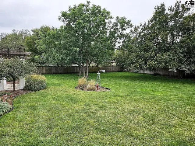 Photo of 121 W. Grove St, Canton, KS