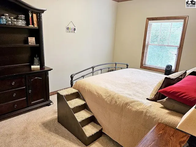 Photo of 121 W. Grove St, Canton, KS