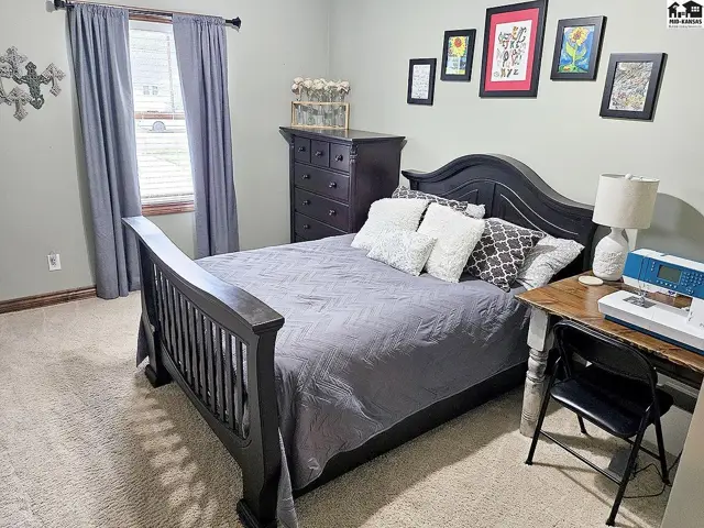 Photo of 121 W. Grove St, Canton, KS