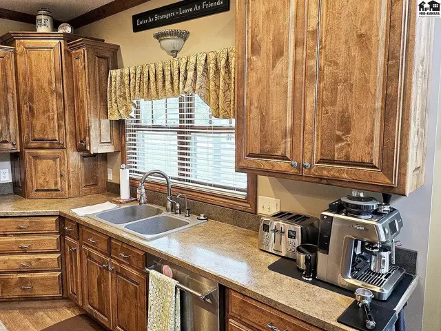 Photo of 121 W. Grove St, Canton, KS