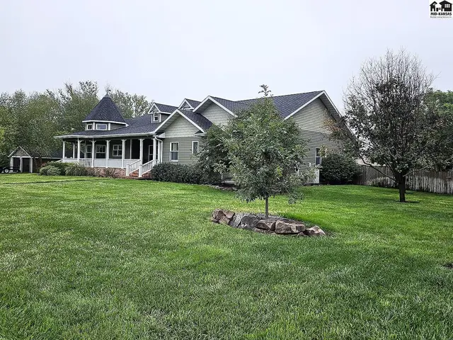 Photo of 121 W. Grove St, Canton, KS