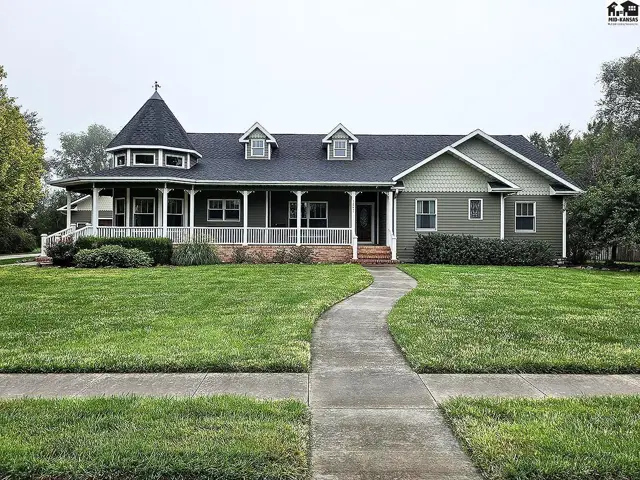 Photo of 121 W. Grove St, Canton, KS