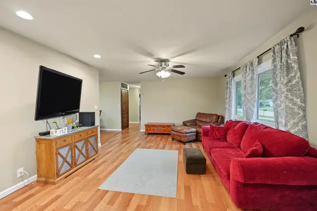 Photo of 2213 Mayfair Dr, Salina, KS