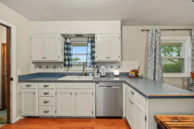 Photo of 2213 Mayfair Dr, Salina, KS