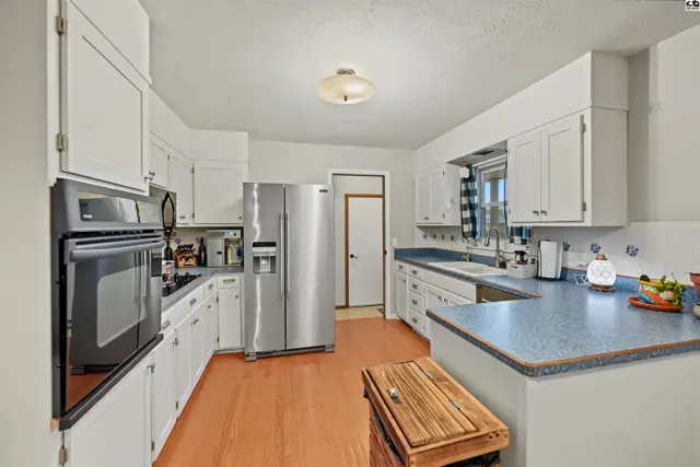 Photo of 2213 Mayfair Dr, Salina, KS