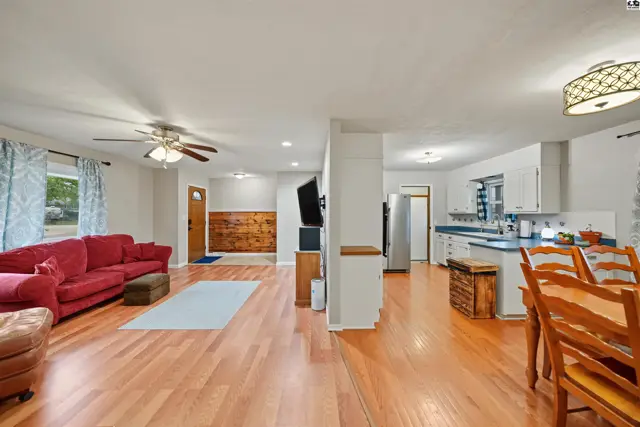 Photo of 2213 Mayfair Dr, Salina, KS