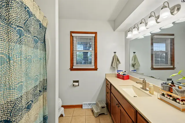 Photo of 2213 Mayfair Dr, Salina, KS