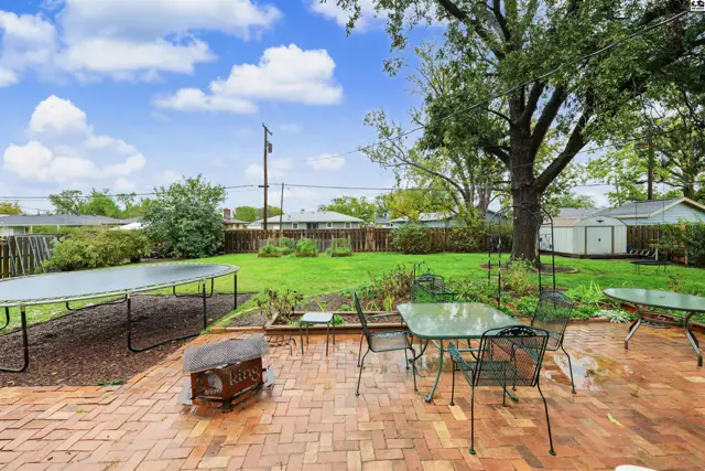 Photo of 2213 Mayfair Dr, Salina, KS