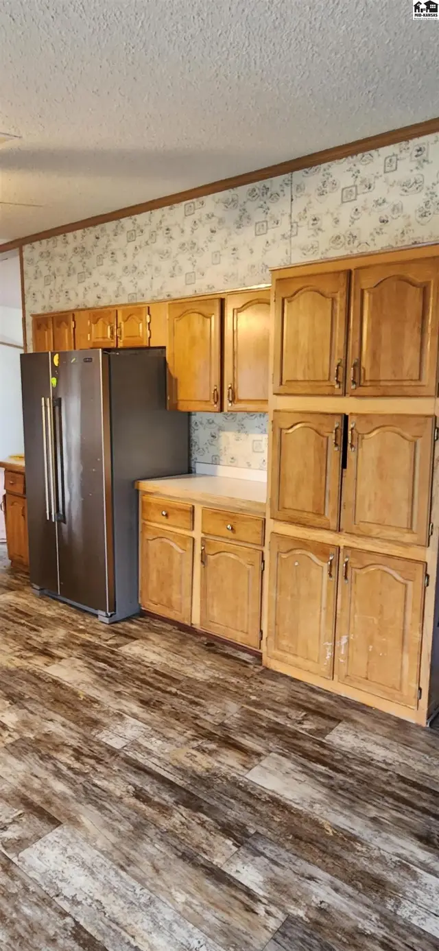 Photo of 2414 E Wasp Rd, Hutchinson, KS