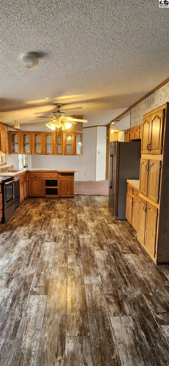 Photo of 2414 E Wasp Rd, Hutchinson, KS