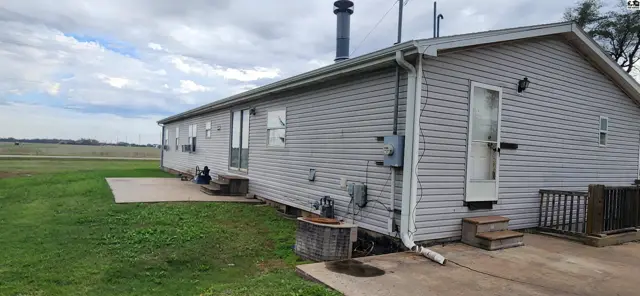 Photo of 2414 E Wasp Rd, Hutchinson, KS