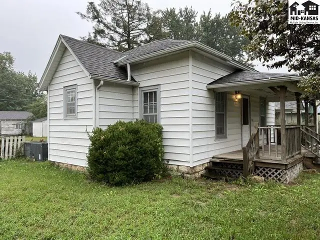 Photo of 801 S Ash St, McPherson, KS