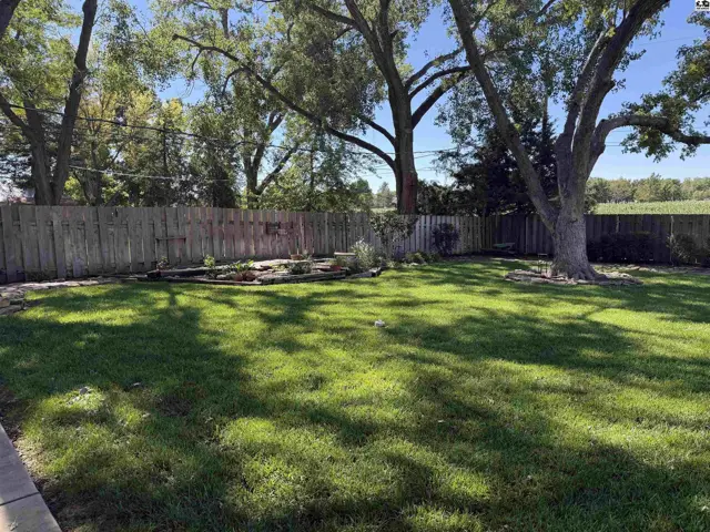 Photo of 4201 Quivira Dr, Hutchinson, KS