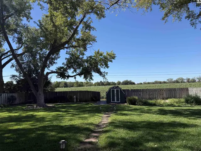 Photo of 4201 Quivira Dr, Hutchinson, KS