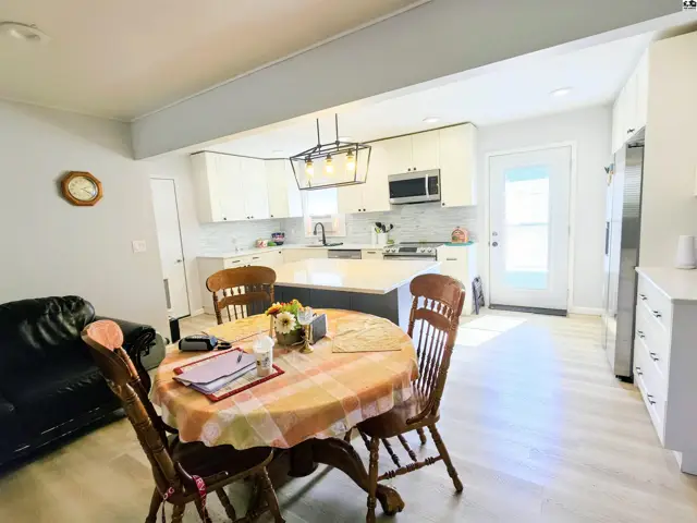 Photo of 1013 Random Rd, Pratt, KS
