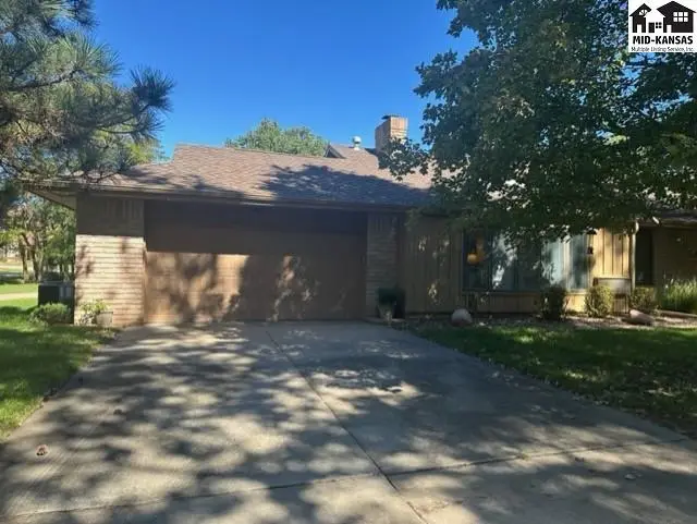 Photo of 3006 Mission Dr, Hutchinson, KS