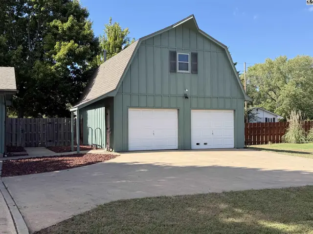 Photo of 7009 N Madison St, Hutchinson, KS