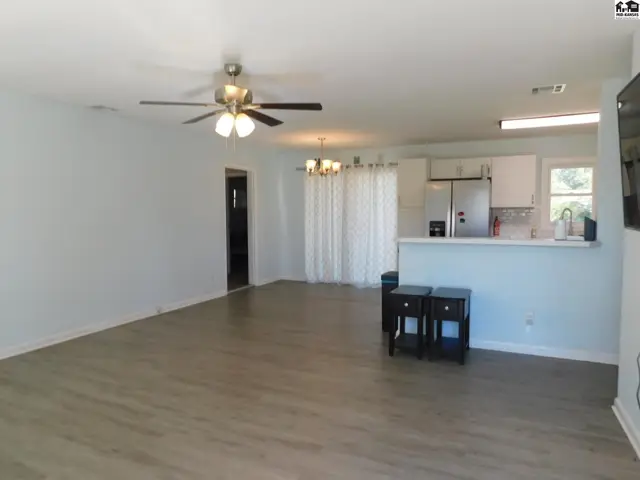 Photo of 10 Harvest Ln, Hutchinson, KS