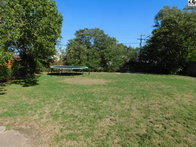 Photo of 10 Harvest Ln, Hutchinson, KS