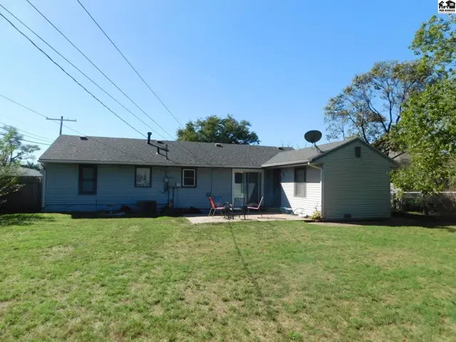 Photo of 10 Harvest Ln, Hutchinson, KS