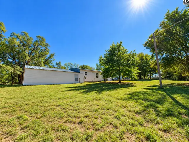 Photo of 10307 E 4th Ave, Hutchinson, KS
