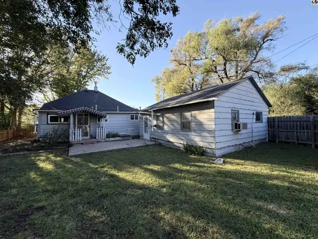 Photo of 314 N 5th St, Sterling, KS