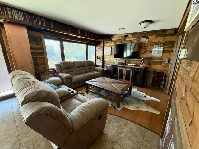 Photo of 31 Shoreline Dr, Geneseo, KS
