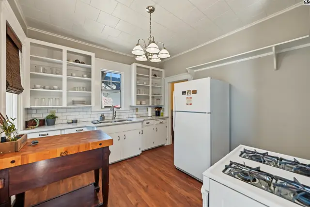 Photo of 717 N Main St, Lindsborg, KS