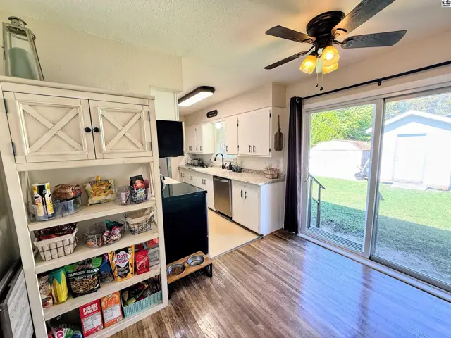 Photo of 2 Wheatland Dr, Hutchinson, KS