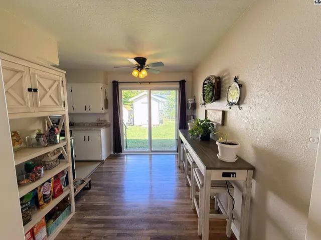 Photo of 2 Wheatland Dr, Hutchinson, KS