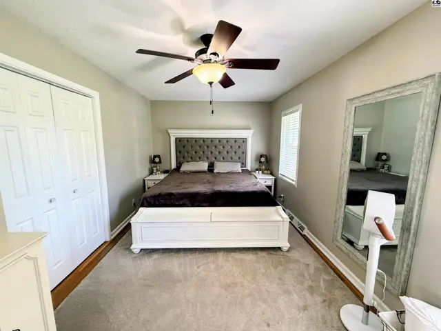 Photo of 2 Wheatland Dr, Hutchinson, KS