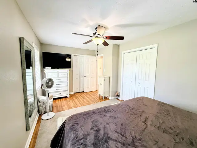 Photo of 2 Wheatland Dr, Hutchinson, KS
