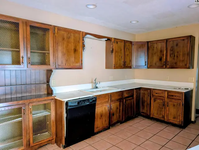 Photo of 758 Moundview Ave, Salina, KS