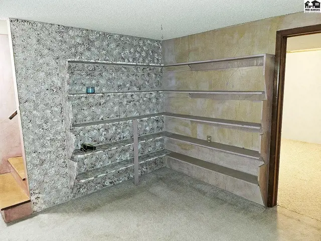 Photo of 606 Montezuma Ct, McPherson, KS