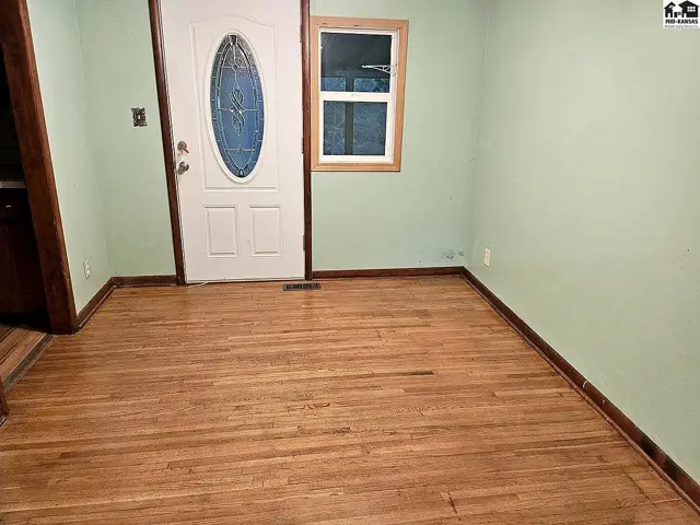 Photo of 606 Montezuma Ct, McPherson, KS