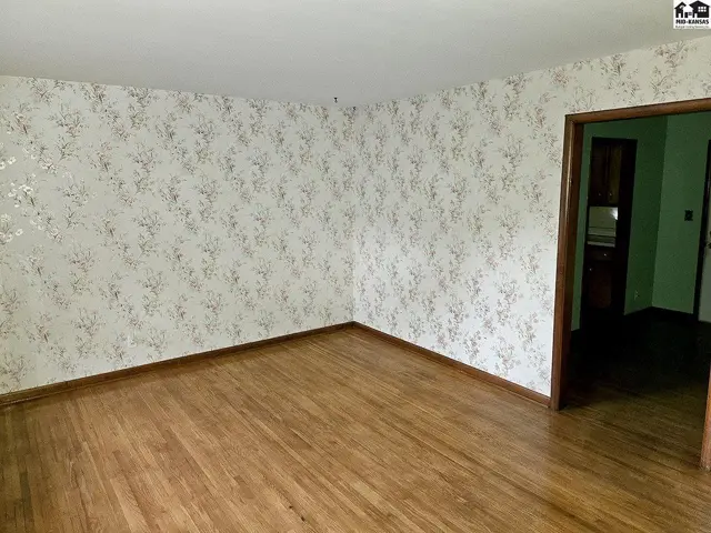 Photo of 606 Montezuma Ct, McPherson, KS