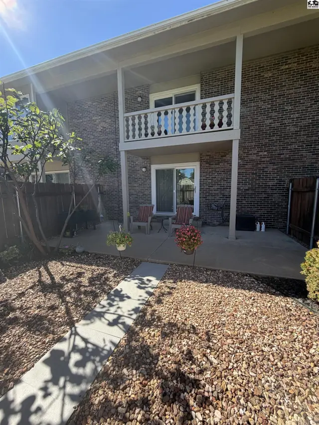Photo of 2224 Dover Dr, Hutchinson, KS