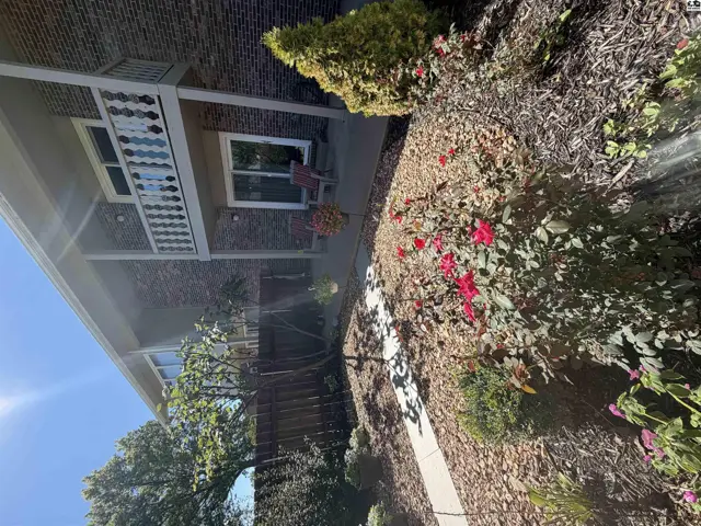 Photo of 2224 Dover Dr, Hutchinson, KS
