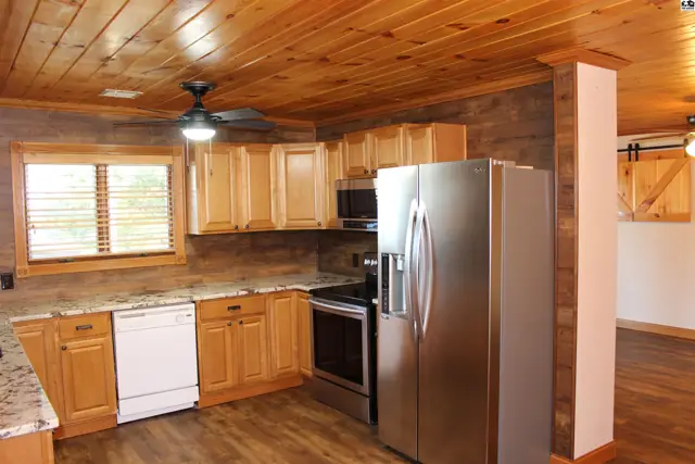 Photo of 17 Rock Rd, Marion, KS