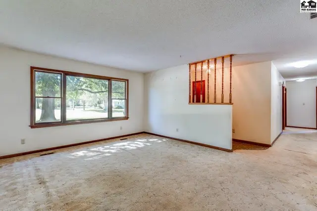 Photo of 4 W Nickerson Blvd, Nickerson, KS