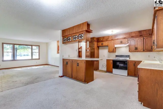Photo of 4 W Nickerson Blvd, Nickerson, KS