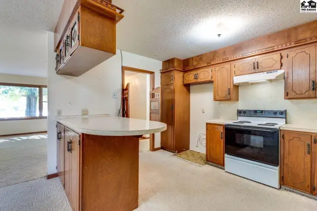 Photo of 4 W Nickerson Blvd, Nickerson, KS