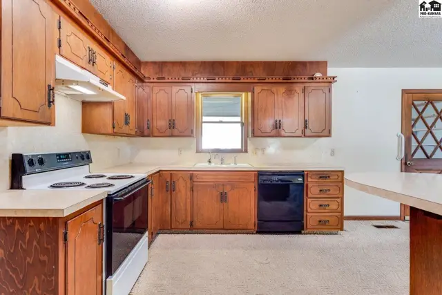 Photo of 4 W Nickerson Blvd, Nickerson, KS