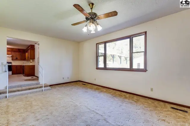 Photo of 4 W Nickerson Blvd, Nickerson, KS