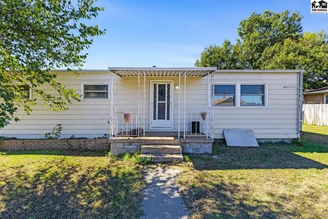 Photo of 301 N Rhodes St, Pretty Prairie, KS