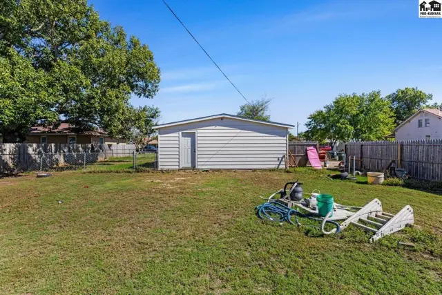 Photo of 301 N Rhodes St, Pretty Prairie, KS